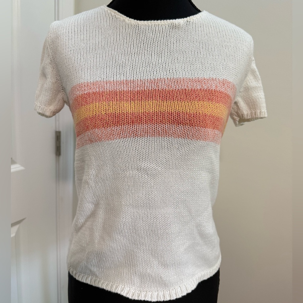 Short-sleeve knit sweater